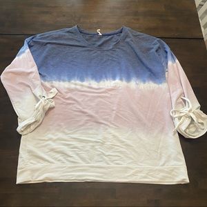 Women’s Tie-dye light weight crewneck top with tie sleeves size XXL